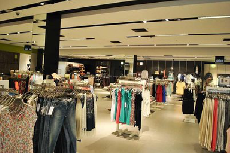 彝良县商场里的店面怎么装修？